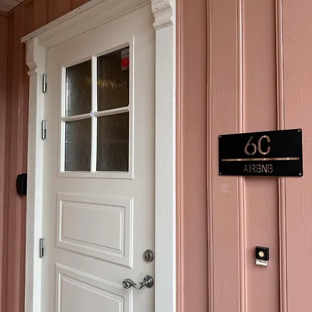 Apartment With Sea View *